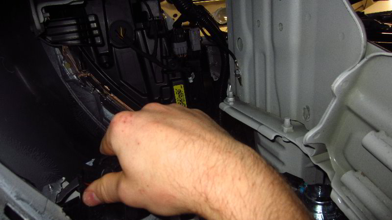 2014-2021-Mitsubishi-Outlander-Fog-Light-Bulbs-Replacement-Guide-011