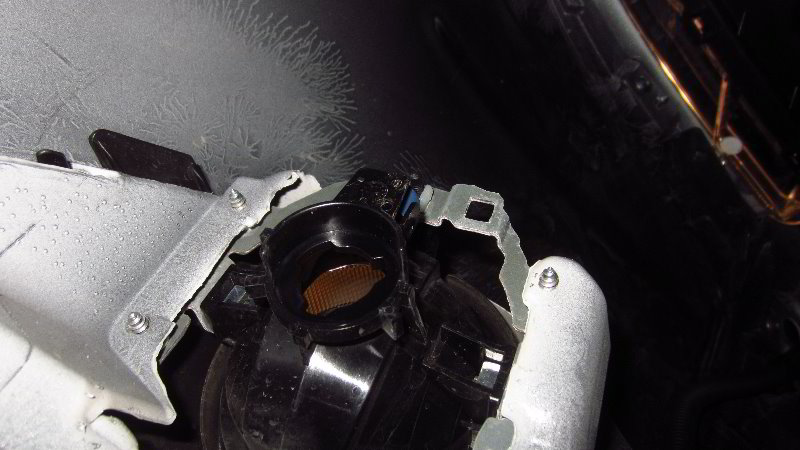 2014-2021-Mitsubishi-Outlander-Fog-Light-Bulbs-Replacement-Guide-015