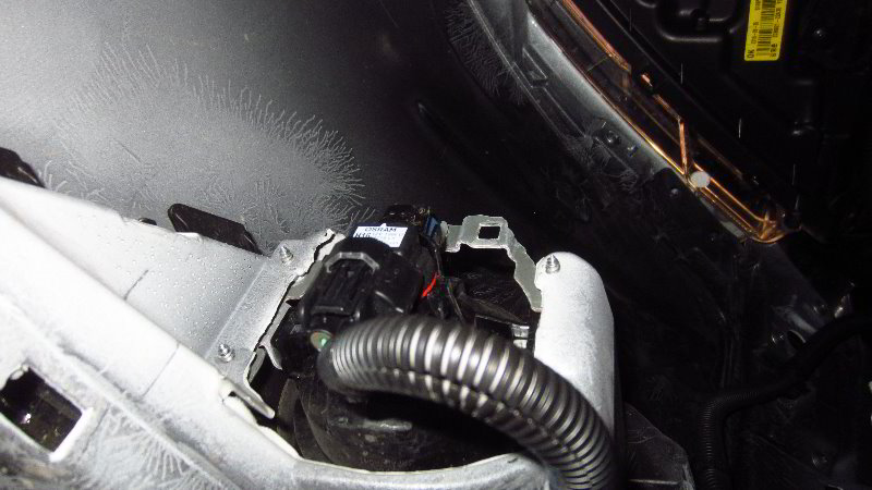 2014-2021-Mitsubishi-Outlander-Fog-Light-Bulbs-Replacement-Guide-017