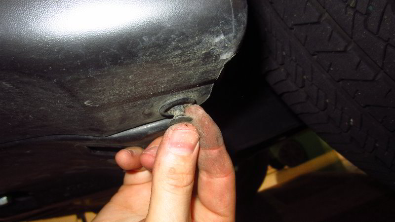 2014-2021-Mitsubishi-Outlander-Fog-Light-Bulbs-Replacement-Guide-020