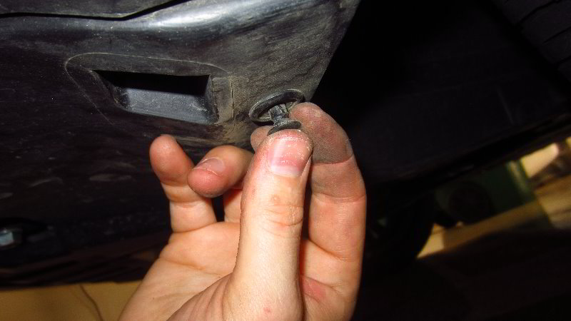 2014-2021-Mitsubishi-Outlander-Fog-Light-Bulbs-Replacement-Guide-022