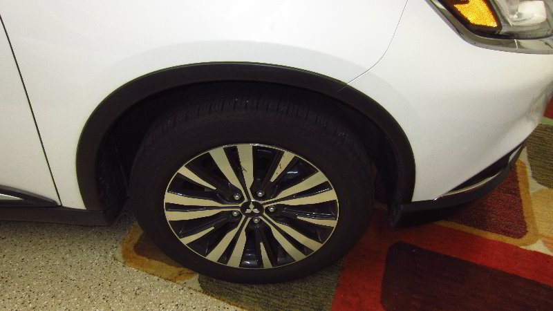 2014-2021-Mitsubishi-Outlander-Front-Brake-Pads-Replacement-Guide-001