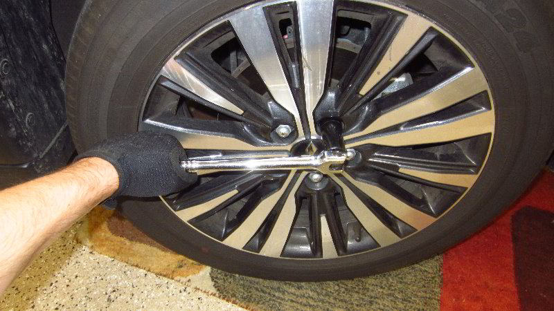 2014-2021-Mitsubishi-Outlander-Front-Brake-Pads-Replacement-Guide-002