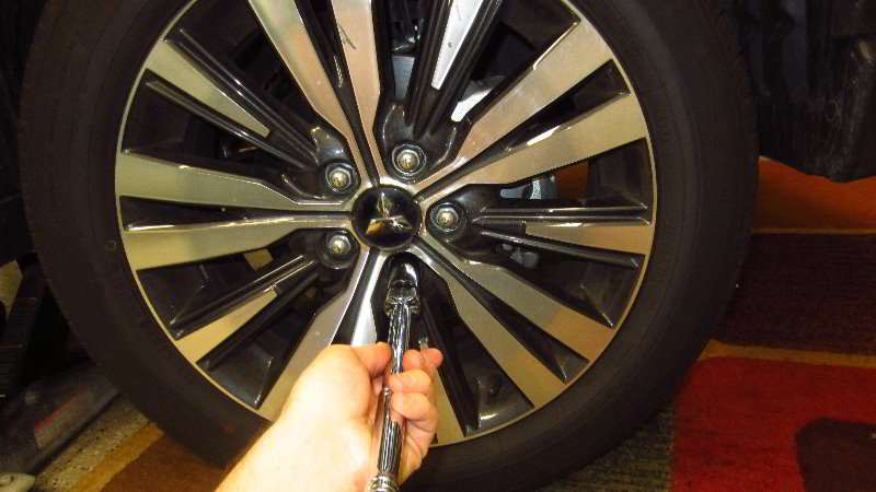 2014-2021-Mitsubishi-Outlander-Front-Brake-Pads-Replacement-Guide-005