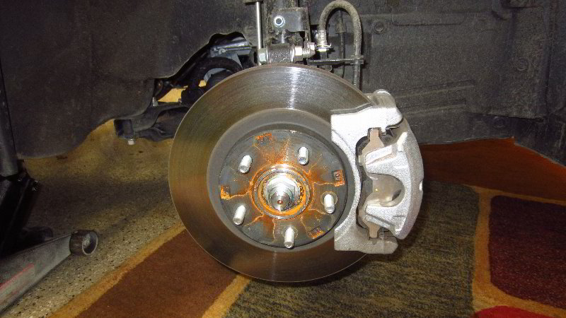 2014-2021-Mitsubishi-Outlander-Front-Brake-Pads-Replacement-Guide-007