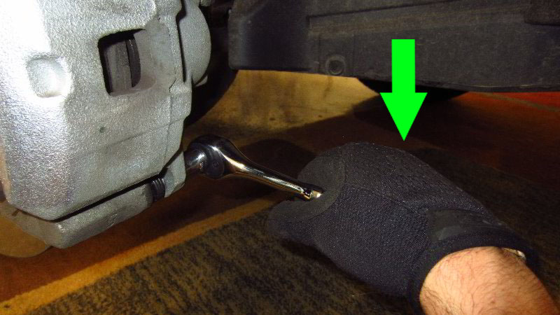 2014-2021-Mitsubishi-Outlander-Front-Brake-Pads-Replacement-Guide-009