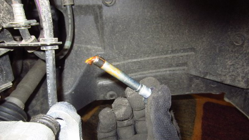 2014-2021-Mitsubishi-Outlander-Front-Brake-Pads-Replacement-Guide-011