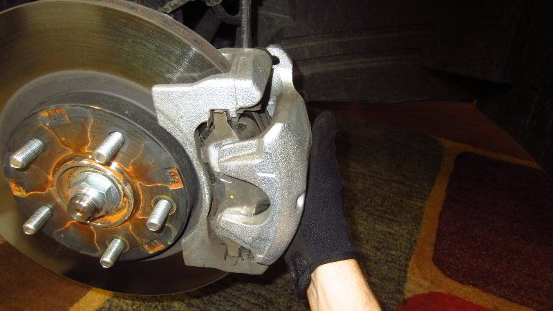 2014-2021-Mitsubishi-Outlander-Front-Brake-Pads-Replacement-Guide-012