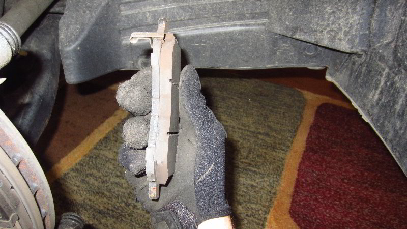 2014-2021-Mitsubishi-Outlander-Front-Brake-Pads-Replacement-Guide-014