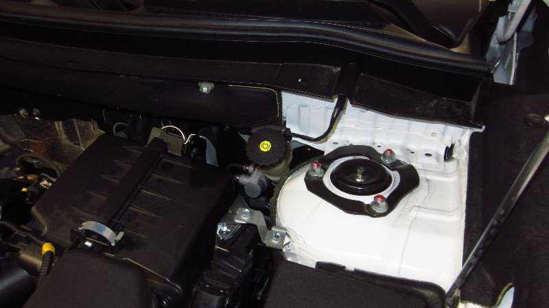 2014-2021-Mitsubishi-Outlander-Front-Brake-Pads-Replacement-Guide-019