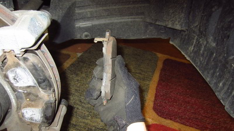 2014-2021-Mitsubishi-Outlander-Front-Brake-Pads-Replacement-Guide-024