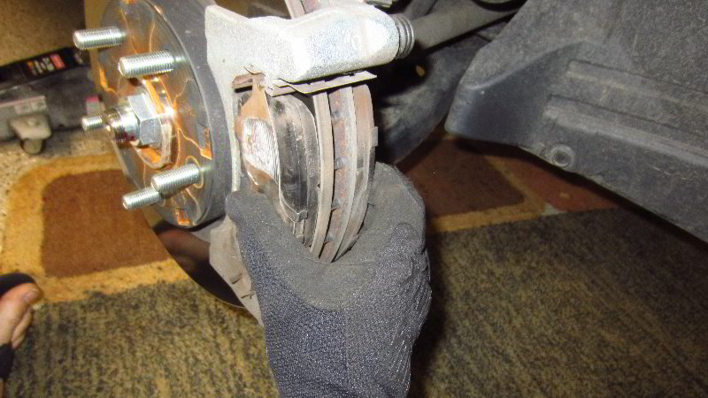 2014-2021-Mitsubishi-Outlander-Front-Brake-Pads-Replacement-Guide-025