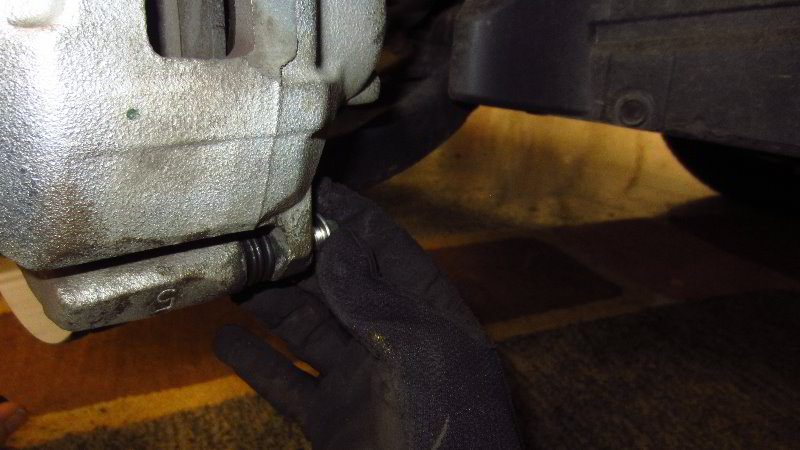 2014-2021-Mitsubishi-Outlander-Front-Brake-Pads-Replacement-Guide-028