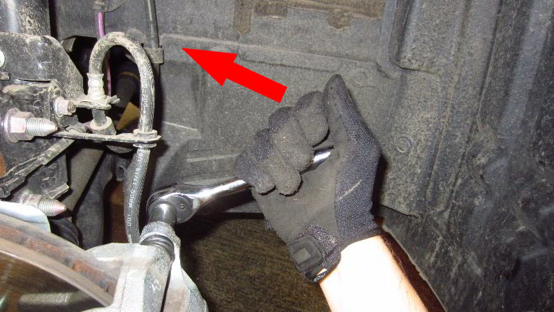 2014-2021-Mitsubishi-Outlander-Front-Brake-Pads-Replacement-Guide-030