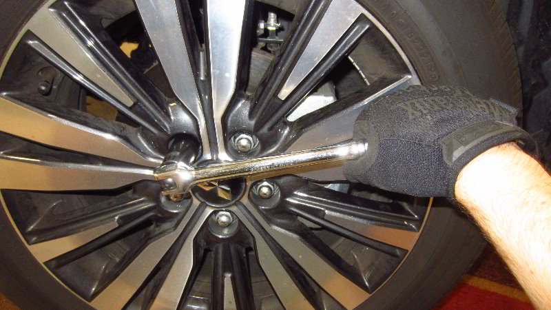 2014-2021-Mitsubishi-Outlander-Front-Brake-Pads-Replacement-Guide-036