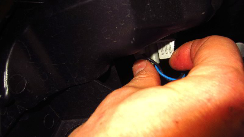 2014-2021-Mitsubishi-Outlander-Headlight-Bulbs-Replacement-Guide-032