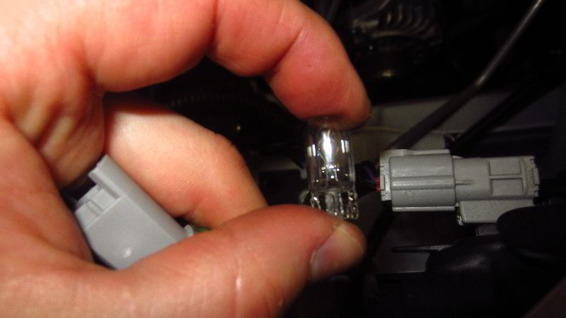2014-2021-Mitsubishi-Outlander-Headlight-Bulbs-Replacement-Guide-042