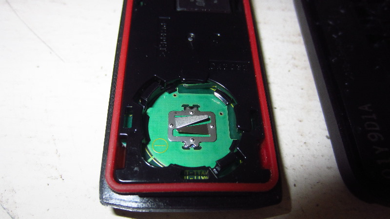 2014-2021-Mitsubishi-Outlander-Key-Fob-Battery-Replacement-Guide-013