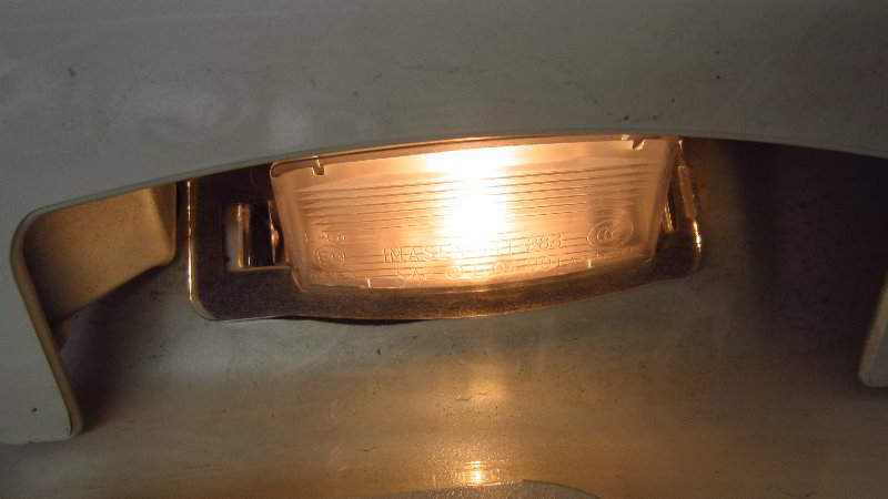 2014-2021-Mitsubishi-Outlander-License-Plate-Light-Bulbs-Replacement-Guide-028
