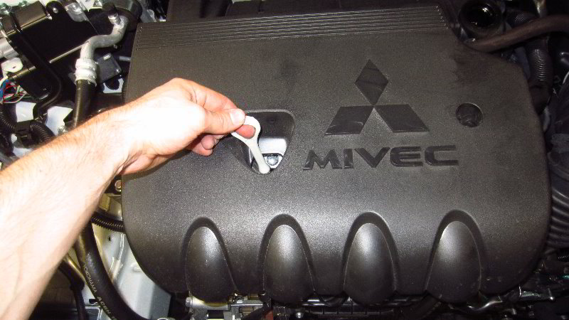 2014-2021-Mitsubishi-Outlander-Engine-Oil-Change-Filter-Replacement-Guide-003