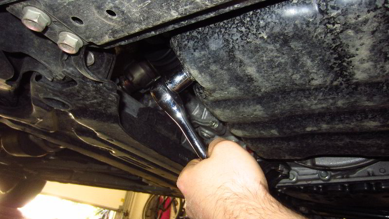 2014-2021-Mitsubishi-Outlander-Engine-Oil-Change-Filter-Replacement-Guide-007