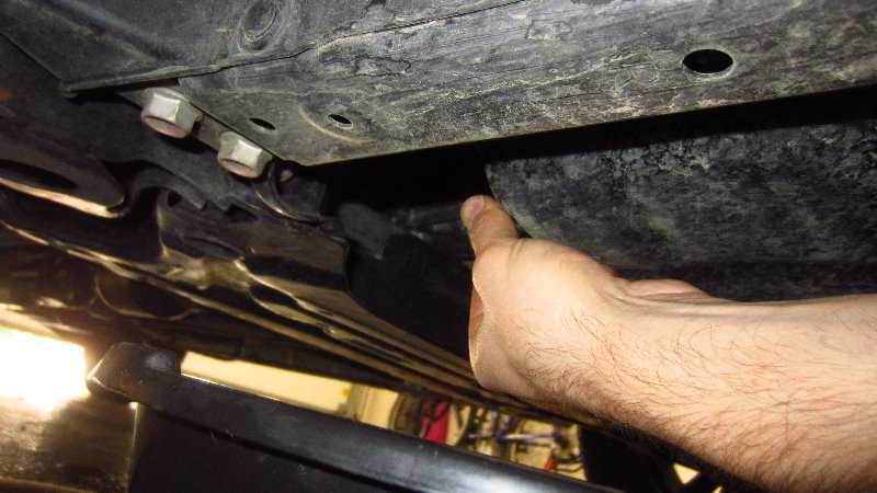 2014-2021-Mitsubishi-Outlander-Engine-Oil-Change-Filter-Replacement-Guide-008