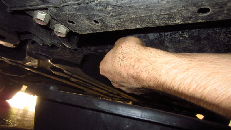 2014-2021-Mitsubishi-Outlander-Engine-Oil-Change-Filter-Replacement-Guide-010