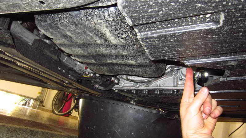 2014-2021-Mitsubishi-Outlander-Engine-Oil-Change-Filter-Replacement-Guide-012