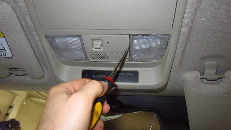 2014-2021-Mitsubishi-Outlander-Map-Light-Bulbs-Replacement-Guide-002
