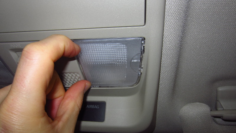 2014-2021-Mitsubishi-Outlander-Map-Light-Bulbs-Replacement-Guide-016