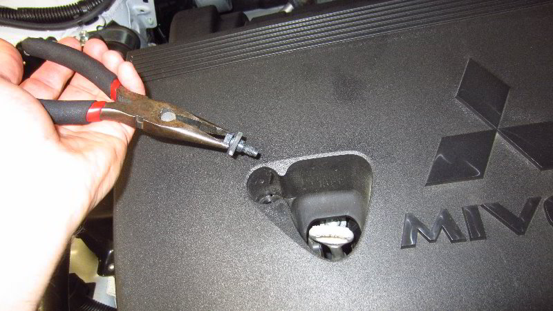 2014-2021-Mitsubishi-Outlander-PCV-Valve-Replacement-Guide-005