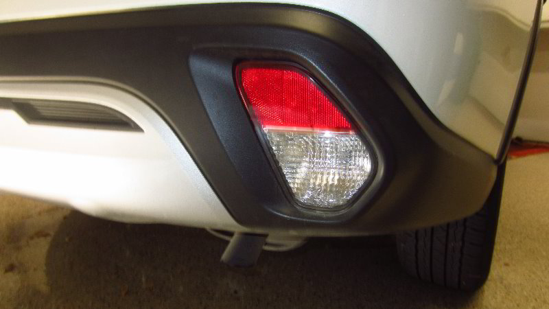 2014-2021-Mitsubishi-Outlander-Reverse-Light-Bulbs-Replacement-Guide-002