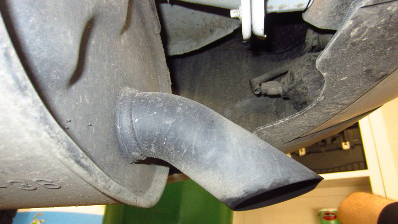 2014-2021-Mitsubishi-Outlander-Reverse-Light-Bulbs-Replacement-Guide-003