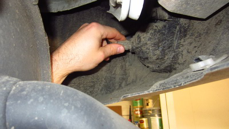 2014-2021-Mitsubishi-Outlander-Reverse-Light-Bulbs-Replacement-Guide-006