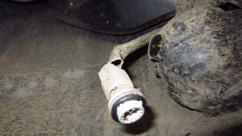 2014-2021-Mitsubishi-Outlander-Reverse-Light-Bulbs-Replacement-Guide-011