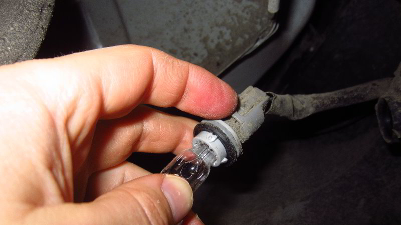 2014-2021-Mitsubishi-Outlander-Reverse-Light-Bulbs-Replacement-Guide-012