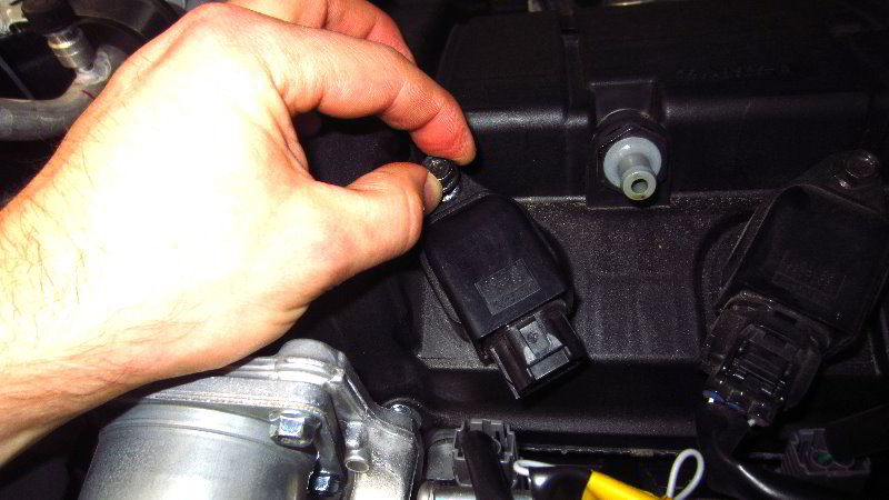 2014-2021-Mitsubishi-Outlander-Spark-Plugs-Replacement-Guide-028