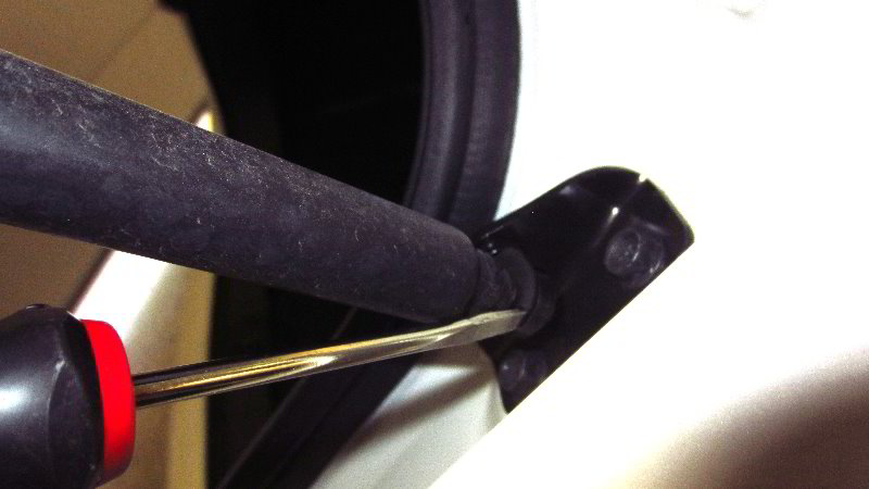 2014-2021-Mitsubishi-Outlander-Tailgate-Lift-Support-Struts-Replacement-Guide-004