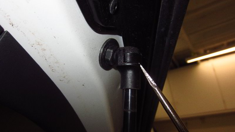 2014-2021-Mitsubishi-Outlander-Tailgate-Lift-Support-Struts-Replacement-Guide-007