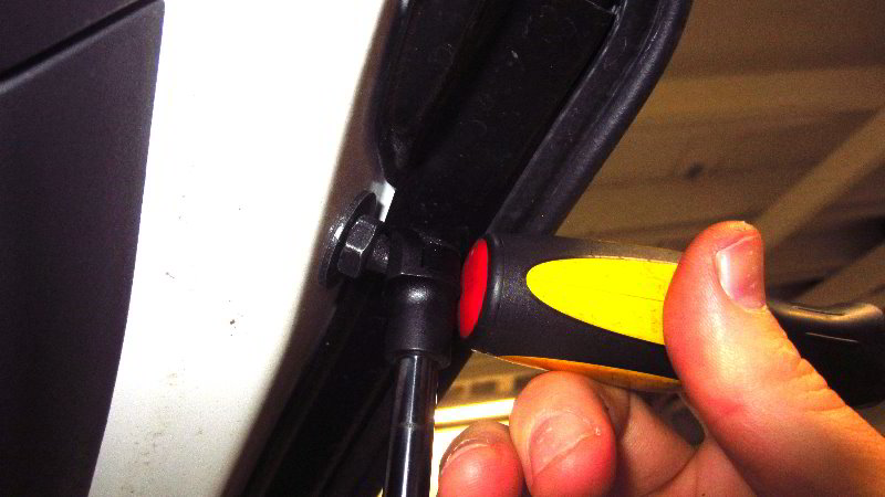 2014-2021-Mitsubishi-Outlander-Tailgate-Lift-Support-Struts-Replacement-Guide-014