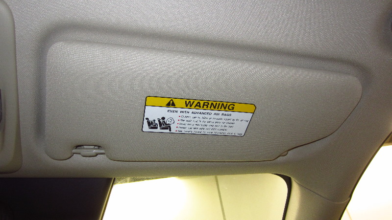 2014-2021-Mitsubishi-Outlander-Vanity-Mirror-Light-Bulb-Replacement-Guide-001