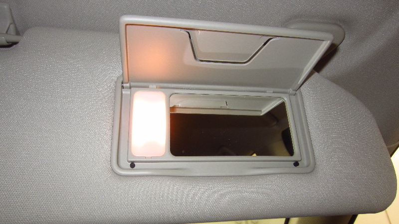 2014-2021-Mitsubishi-Outlander-Vanity-Mirror-Light-Bulb-Replacement-Guide-003
