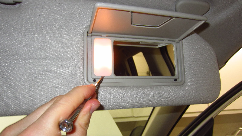 2014-2021-Mitsubishi-Outlander-Vanity-Mirror-Light-Bulb-Replacement-Guide-005