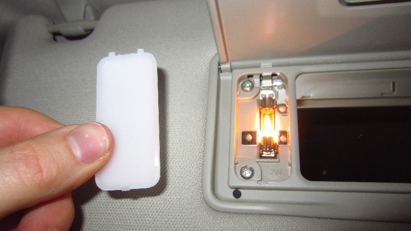 2014-2021-Mitsubishi-Outlander-Vanity-Mirror-Light-Bulb-Replacement-Guide-007