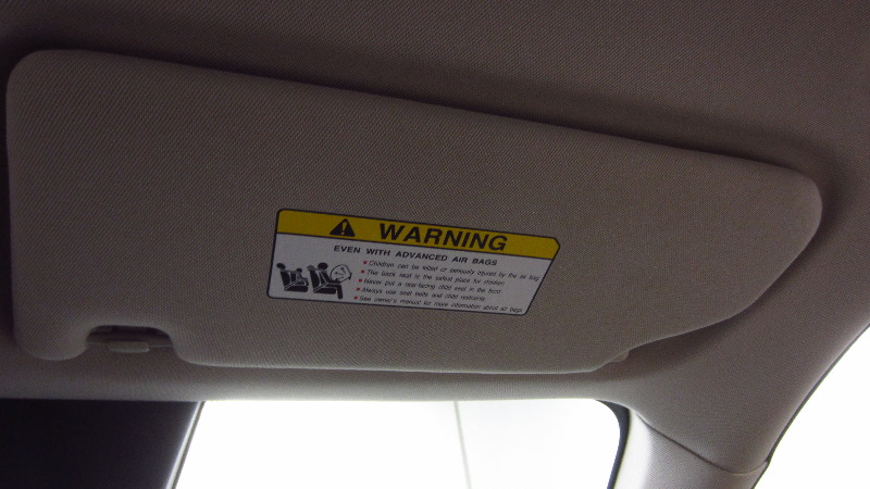 2014-2021-Mitsubishi-Outlander-Vanity-Mirror-Light-Bulb-Replacement-Guide-018