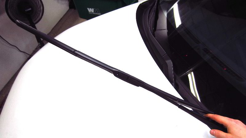 2MPLASTIC Front Windshield Wiper Blades For Mitsubishi Outlander Sport 2011-2021 (21 & 24 Inches)