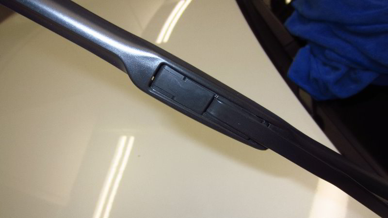 2014-2021-Mitsubishi-Outlander-Windshield-Wiper-Blades-Replacement-Guide-003