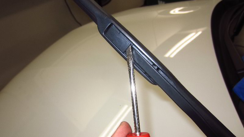 2014-2021-Mitsubishi-Outlander-Windshield-Wiper-Blades-Replacement-Guide-004