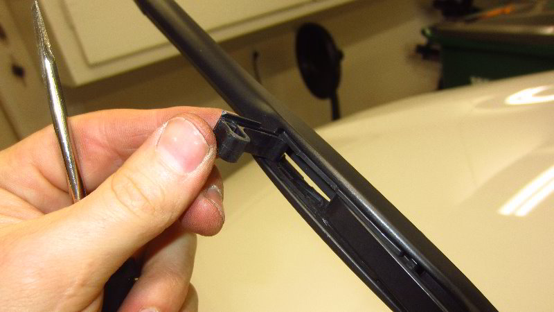 2014-2021-Mitsubishi-Outlander-Windshield-Wiper-Blades-Replacement-Guide-005