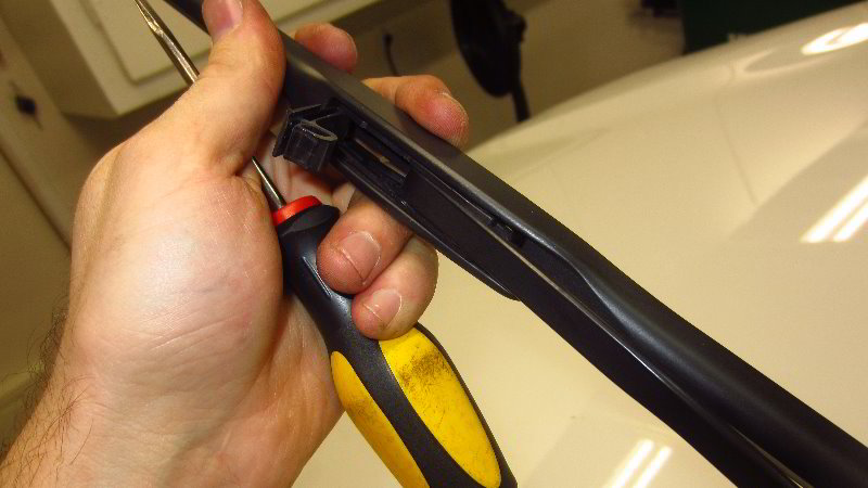 2014-2021-Mitsubishi-Outlander-Windshield-Wiper-Blades-Replacement-Guide-006